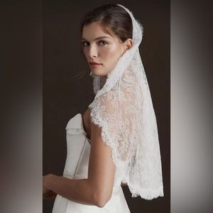 Twigs & Honey Allover Lace Veil